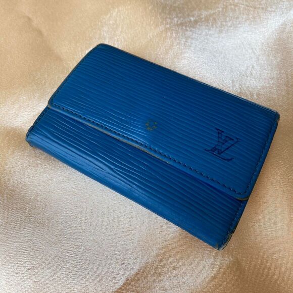 Authentic Louis Vuitton Blue Epi Key Holder - Picture 1 of 8